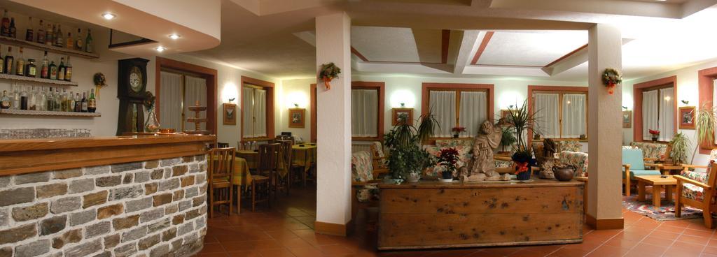 Petit Hotel Cogne Bagian luar foto