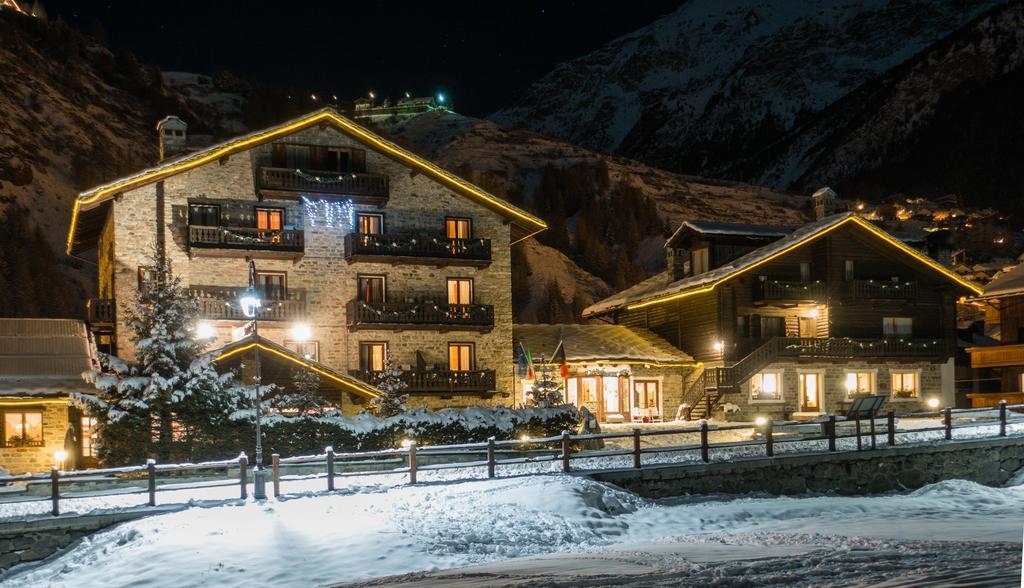 Petit Hotel Cogne Bagian luar foto