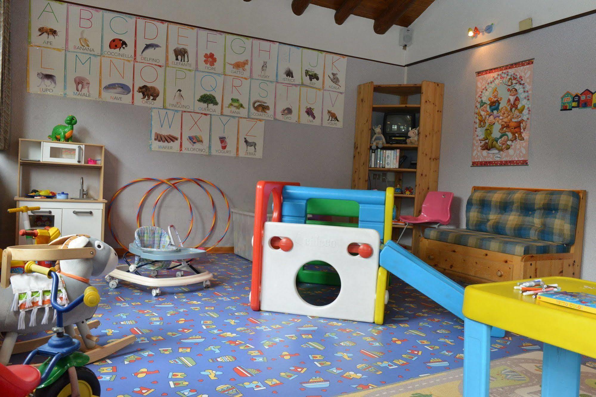 Petit Hotel Cogne Bagian luar foto